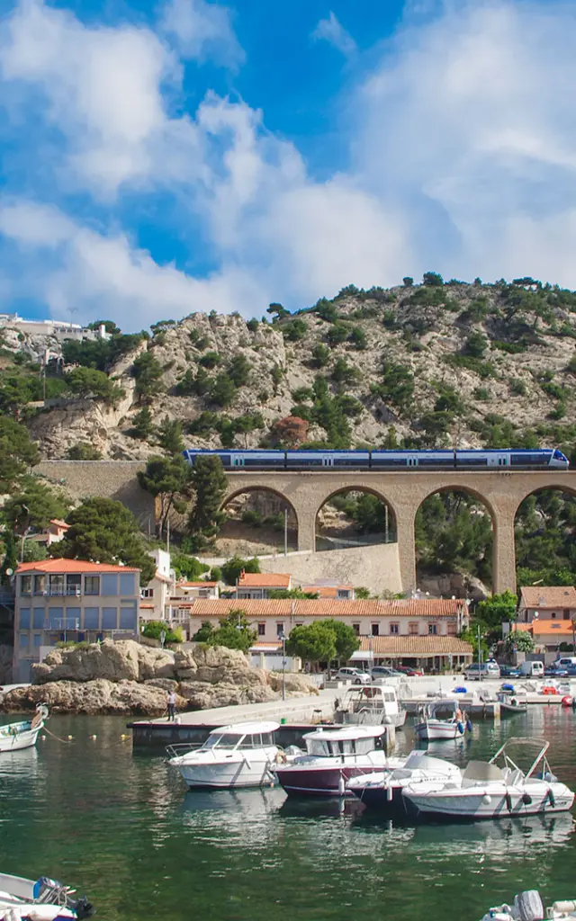 La Cote Bleue En Train Amouton