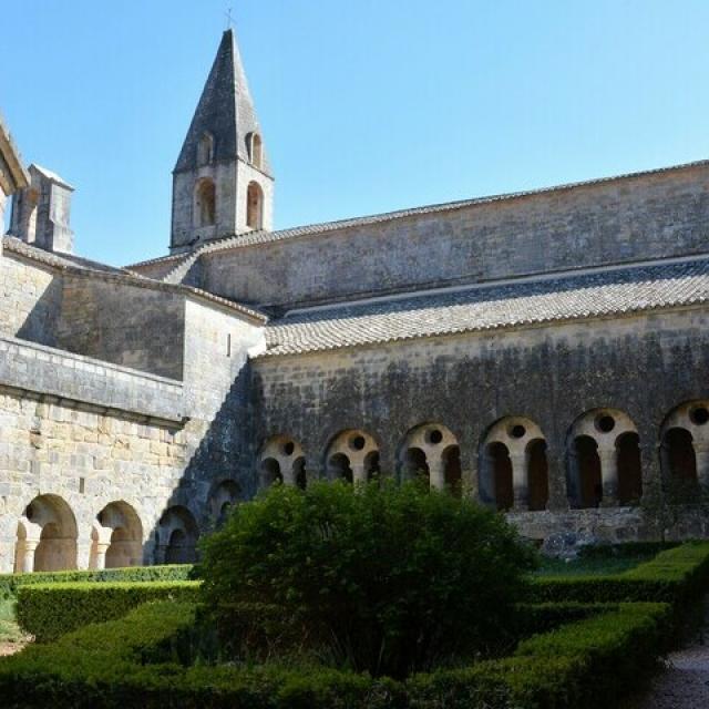 abbaye-le-thoronet-provence-y-lemagadure-2.jpg