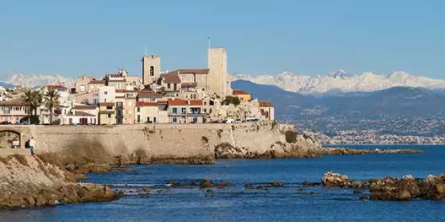 Antibes 3060408 1