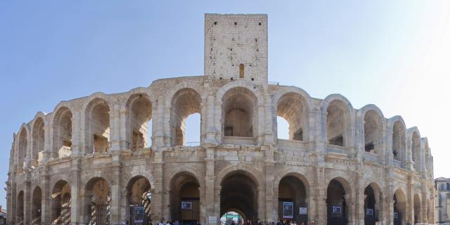 arenes-arles-provence-vincentlucas.jpg