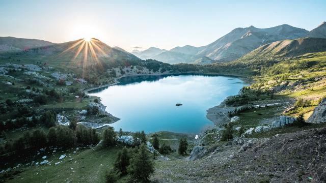 bivouac-leversoleil-lac-allos-alpes-ad04-teddy-verneuil-resize-header-1.jpg