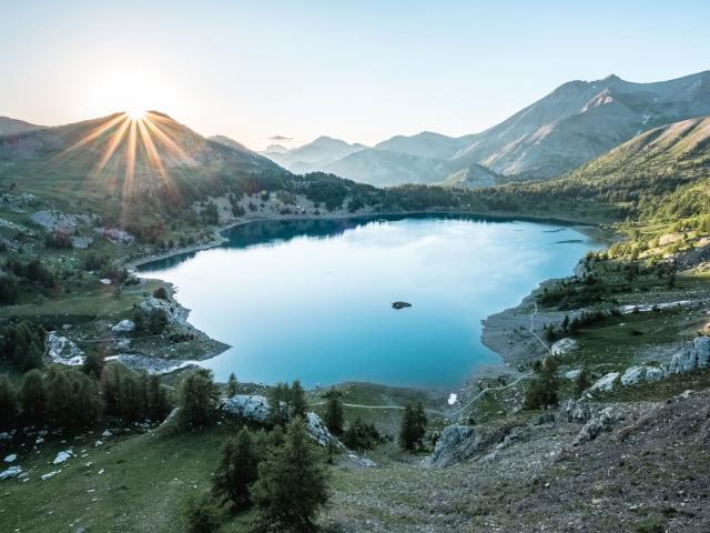 bivouac-leversoleil-lac-allos-alpes-ad04-teddy-verneuil-resize-header-1.jpg