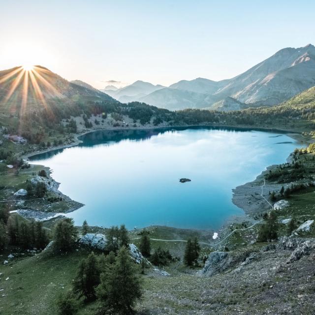 bivouac-leversoleil-lac-allos-alpes-ad04-teddy-verneuil-resize-header-1.jpg