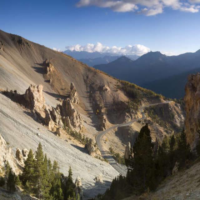 La Casse déserte et la route du col Izoard, Queyras.