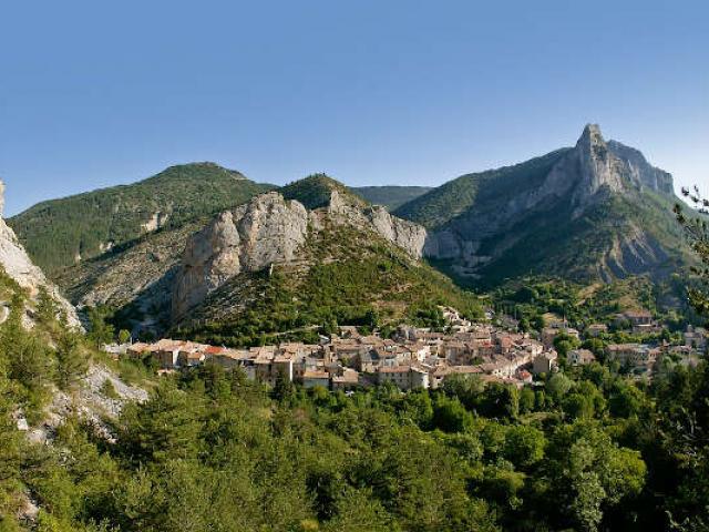 espacesnaturels-village-orpierre-baronnies-paca-bbodin-1.jpg