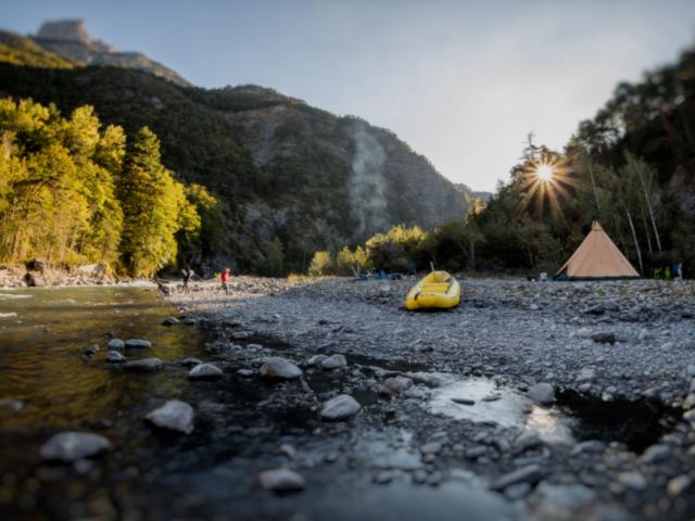 Superbe weekend dans l'Ubaye à base de raft et de tipi.
Je vous conseille fortement cette expérience inédite pour la saison prochaine avec Guillaume de Raft'Ubaye !!!