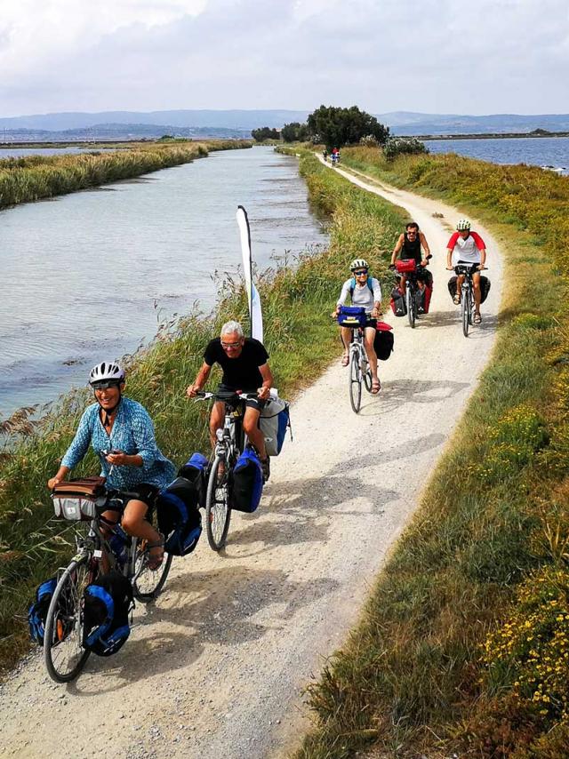 itineraire-mediterranee-a-velo-ayrolle-cbenisty-les-poulets-bicyclettes-vlp-1-1.jpg