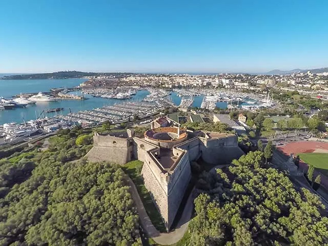 Itineraire Mediterranee A Velo Fort Carre Antibes Jbrosset 1