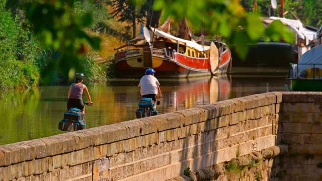 Itineraire Mediterranee A Velo Paysage Canal Adt Aude Cgdeschamps Vlp 1