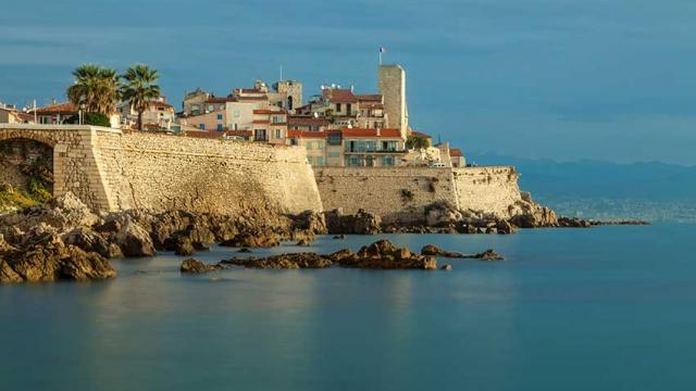 Itineraire Mediterranee A Velo Remparts Mairie Antibes Jbayle Vlp 1