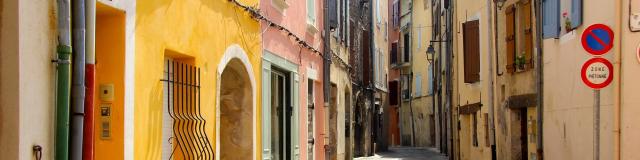 Malerische Gasse in Manosque, Provence