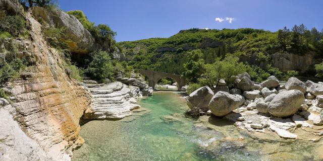 Pont roman à trois arches des Gorges de la Méouge