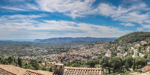 Panorama Grasse Copyright Thierry Mouchet 1