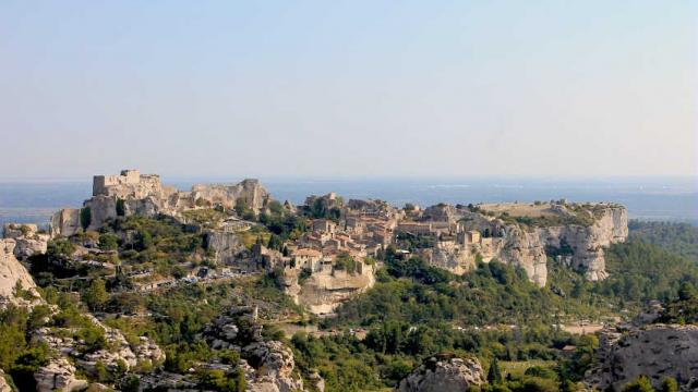 Patrimoine Architecturemilitaire Lesbauxdeprovence Pnralpilles Cchillio 1