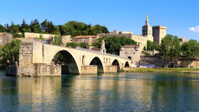 pont-d-avignon-fotolia.jpg