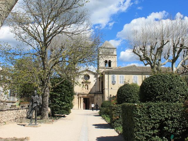 saint-remy-de-provence-c-chillio.jpg