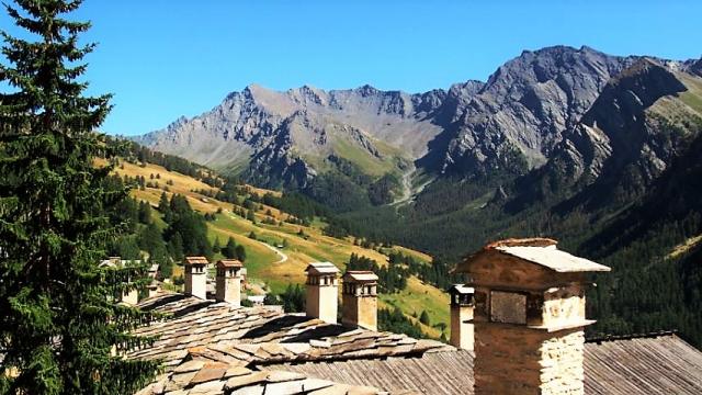 village-de-saint-veran-fotolia-com-1-1.jpg