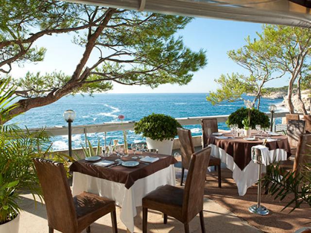 cassis-restaurant-lapresquile-dr.jpg