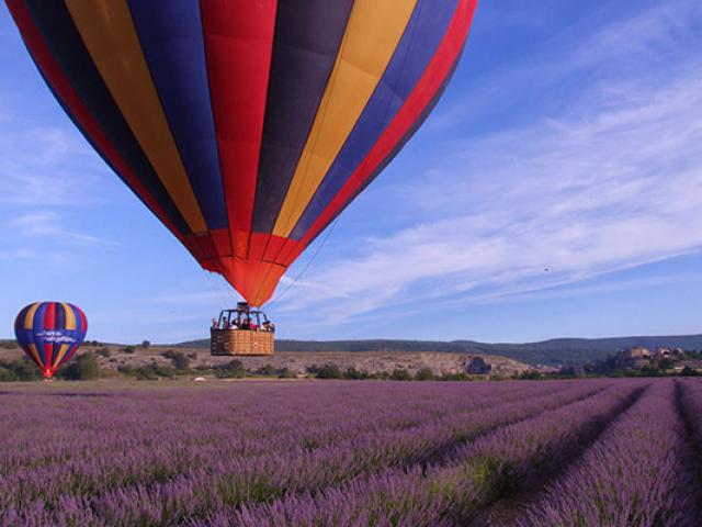 forcalquier-francemontgolfieres.jpg