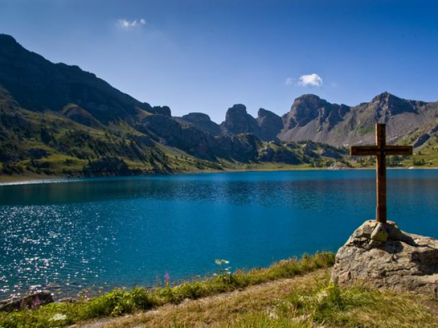 Lac D Allos Alpes Fotolia 2016 12410