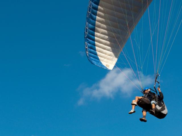 parapente-lachens-provence-istock.jpg