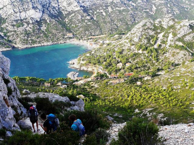 ecotourisme-calanques-sormiou-paca-adallaporta.jpg