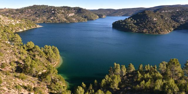 espacesnaturels-lac-esparron-verdon-paca-sfelizat.jpg