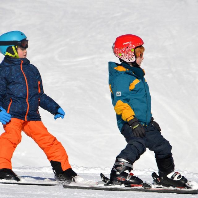 enfants-ski-soleilhas-vauplane-alpes-bipixabay-1.jpg