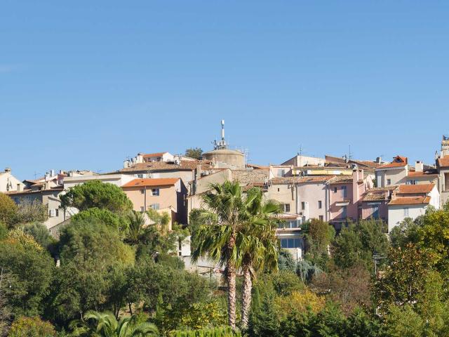 Mougins