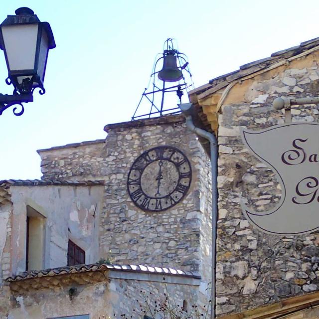 Village Valreas Szurnseiller