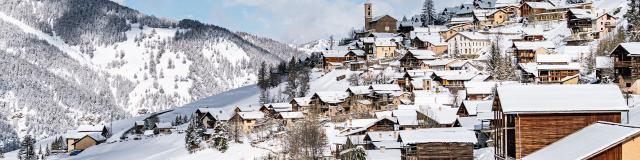 Vue Village de Saint-Veran dans les Alpes