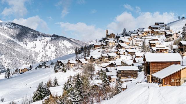 Vue Village de Saint-Veran dans les Alpes