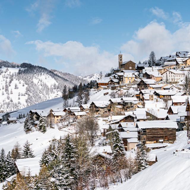 Vue Village de Saint-Veran dans les Alpes