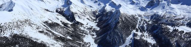 Le Parc naturel régional du Queyras dans les Hautes-Alpes, vue sur le Col Girardin