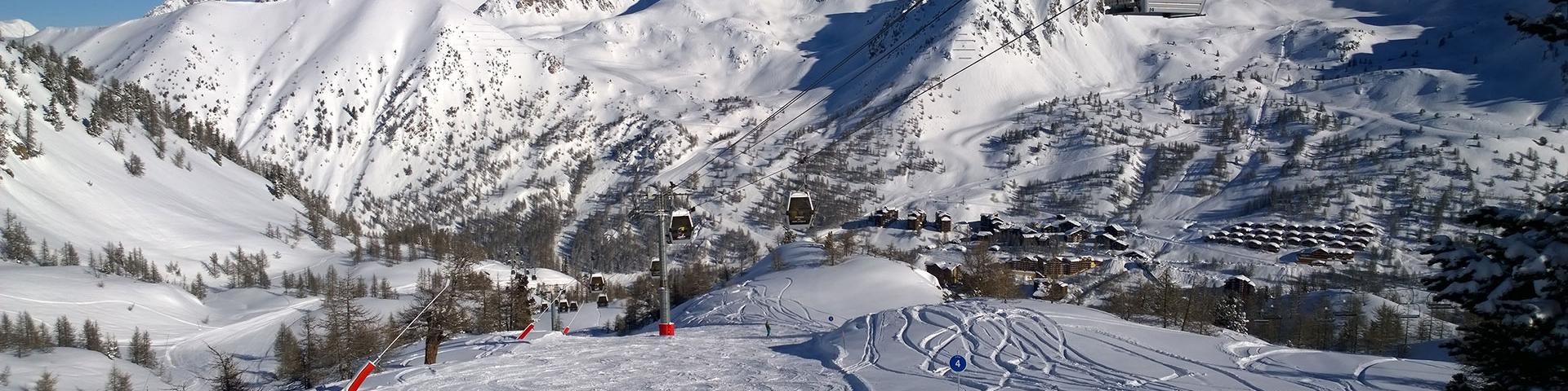 Station Isola 2000 en hiver dans les Alpes du Sud