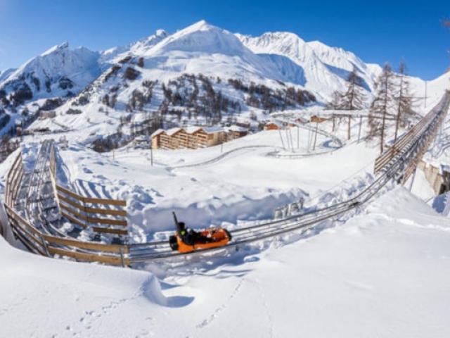 luge-express-allos-alpes-officedetourismeduvalallos-rpalomba.jpg