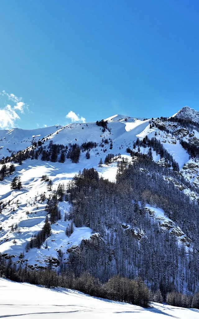 Panorama Vallée du Queyras Saint-Véran dans la neige dans les Hautes-Alpes
