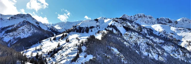 Panorama Vallée du Queyras Saint-Véran dans la neige dans les Hautes-Alpes