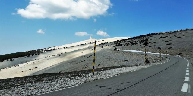 route-mont-ventoux-vaucluse-adallaporta.jpg