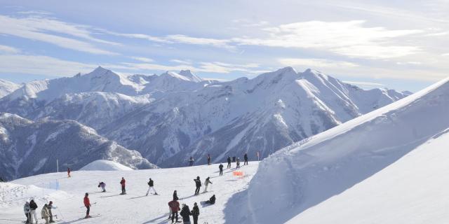 Station le Sauze dans les Alpes en hiver