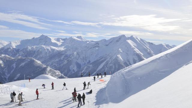 Station le Sauze dans les Alpes en hiver