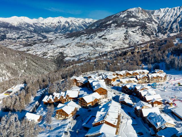 Station Les Orres en hiver vue du ciel