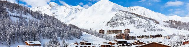 Station du Val D'Allos en hiver dans les Alpes du Sud