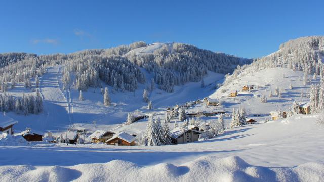 Valberg en hiver sous la neige dans les Alpes