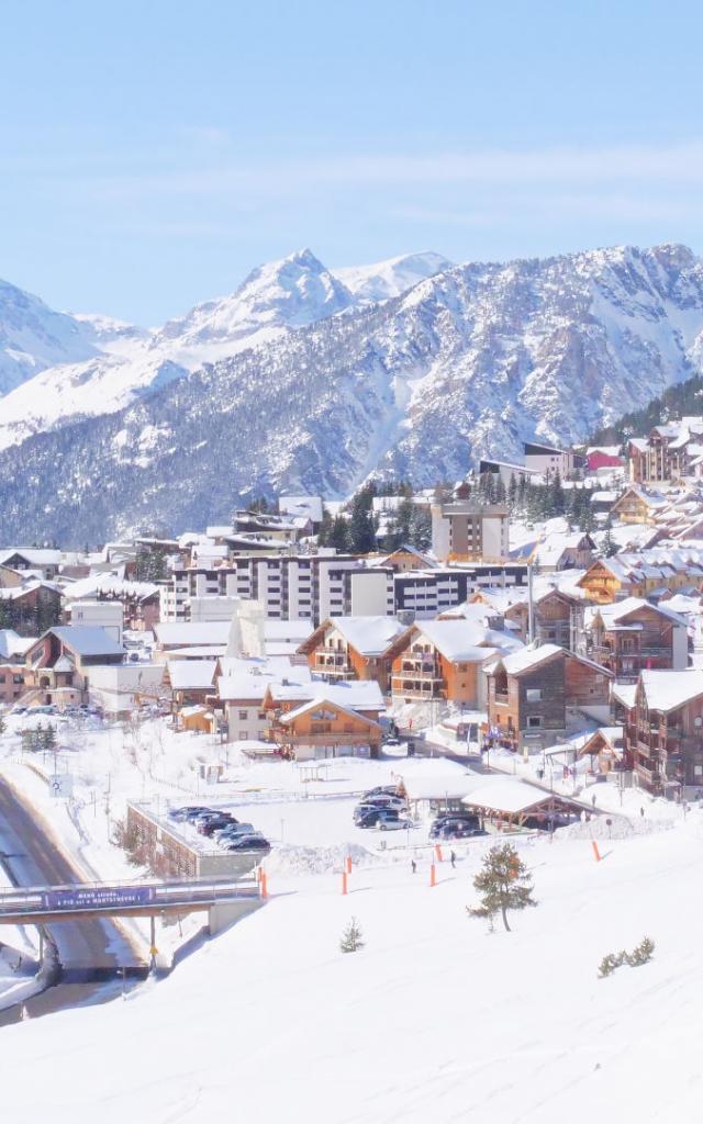 Village de Montgenevre en hiver dans les Alpes