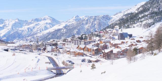 Village de Montgenevre en hiver dans les Alpes