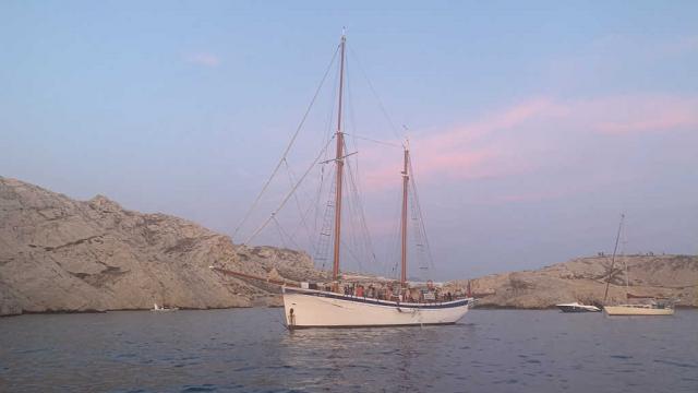 baladebateau-calanquesmarseille-archipelfrioul-lchovelon.jpg