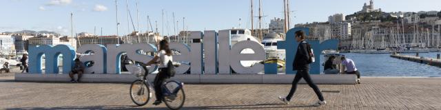 vélo urbain sur le port de Marseille