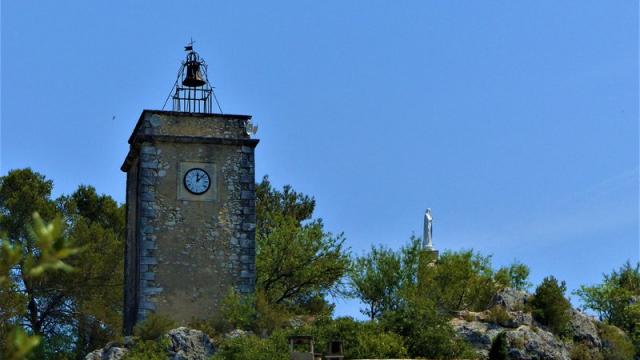 Tourdelhorloge Eygalieres Pnralpilles Remiserange Pnra