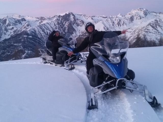 Sortie en motoneige dans la station d'Auron